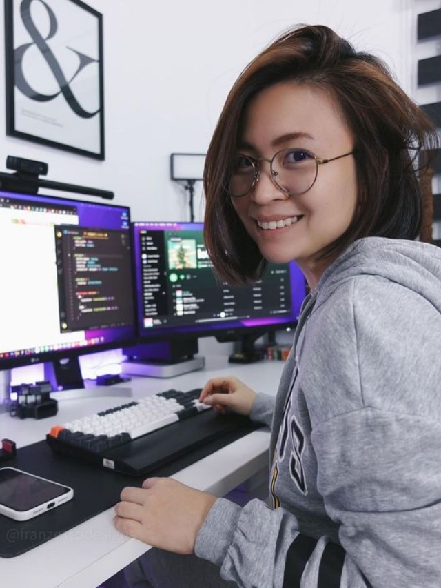 coding-girl-with-glasses